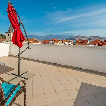 Apartment Karolina With Balcony Baska (Krk)